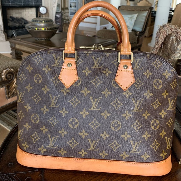 Beautiful Louis Vuitton Alma PM - Picture 4 of 16